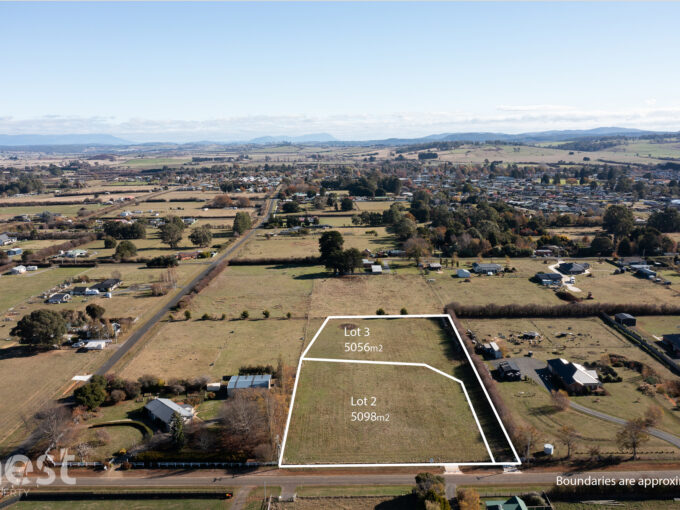 2/42 Veterans Row WESTBURY